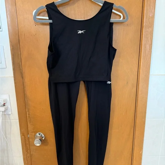 Reebok Perforated and Mesh Speedwick Pants - Picture 6 of 6